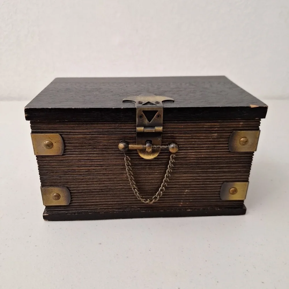 Vintage MCM Wood Brass Jewerly Box Removable Tray Red Velvet Lined 8.5